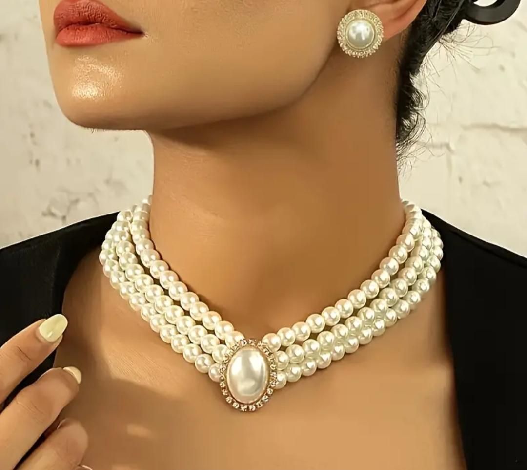 Artificial Pearl Necklace - PrabhStudio3931v9 - wmArtificial Pearl Necklace