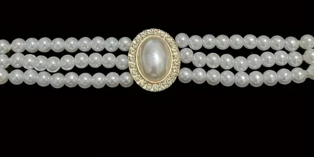 Artificial Pearl Necklace - PrabhStudio3931v9 - wmArtificial Pearl Necklace